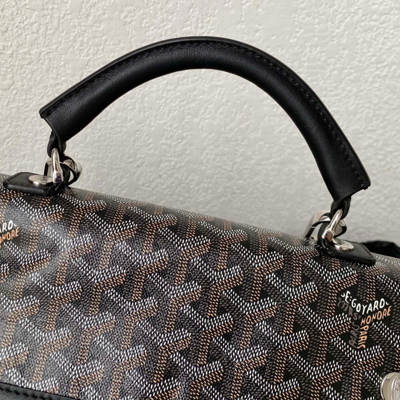 Goyard Saint-Leger