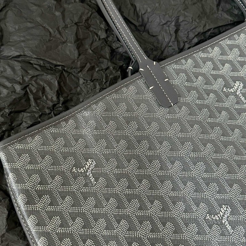 Goyard Tote