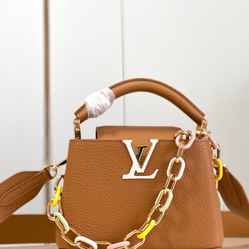 LV Capucines 