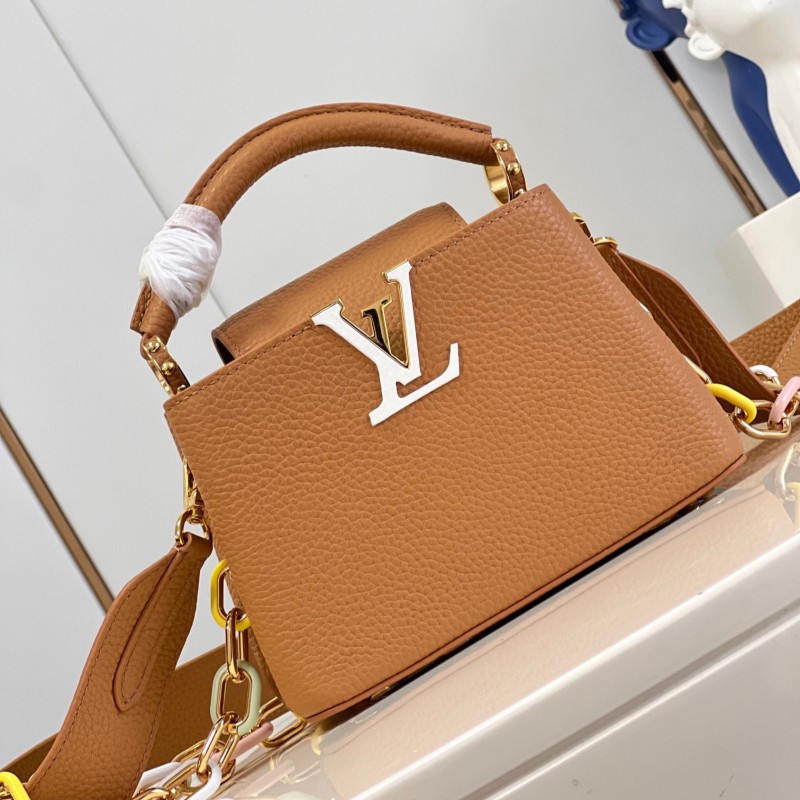 LV Capucines 