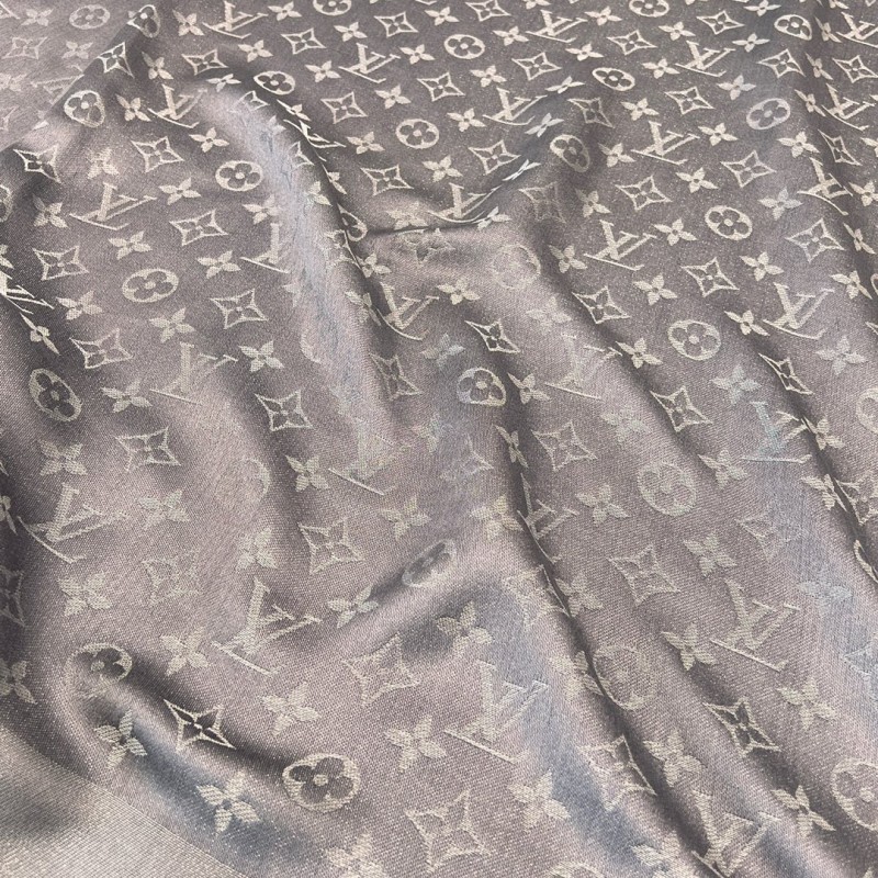 LV Shine Shawl 金丝披肩