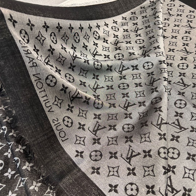 LV Shine Shawl 金丝披肩