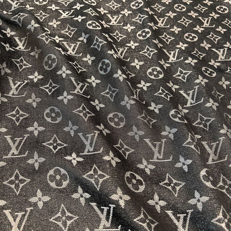 LV Shine Shawl 金丝披肩