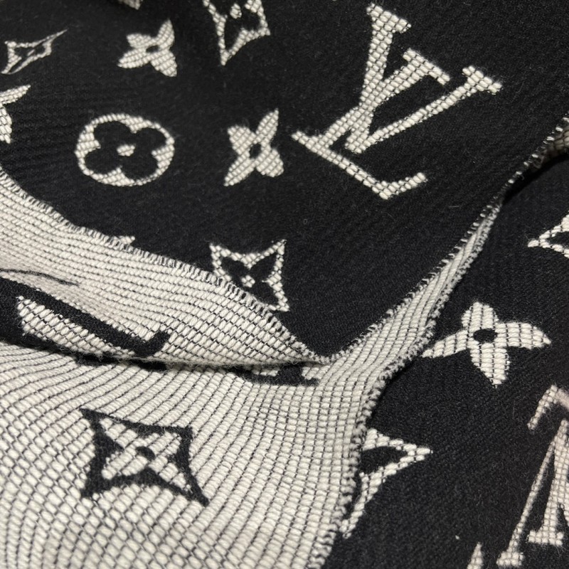 LV Scarf